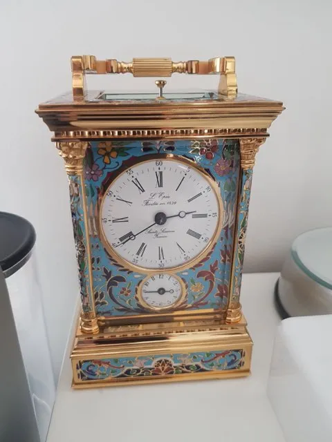 Pendule de voyage cloisonnée or et bleu
